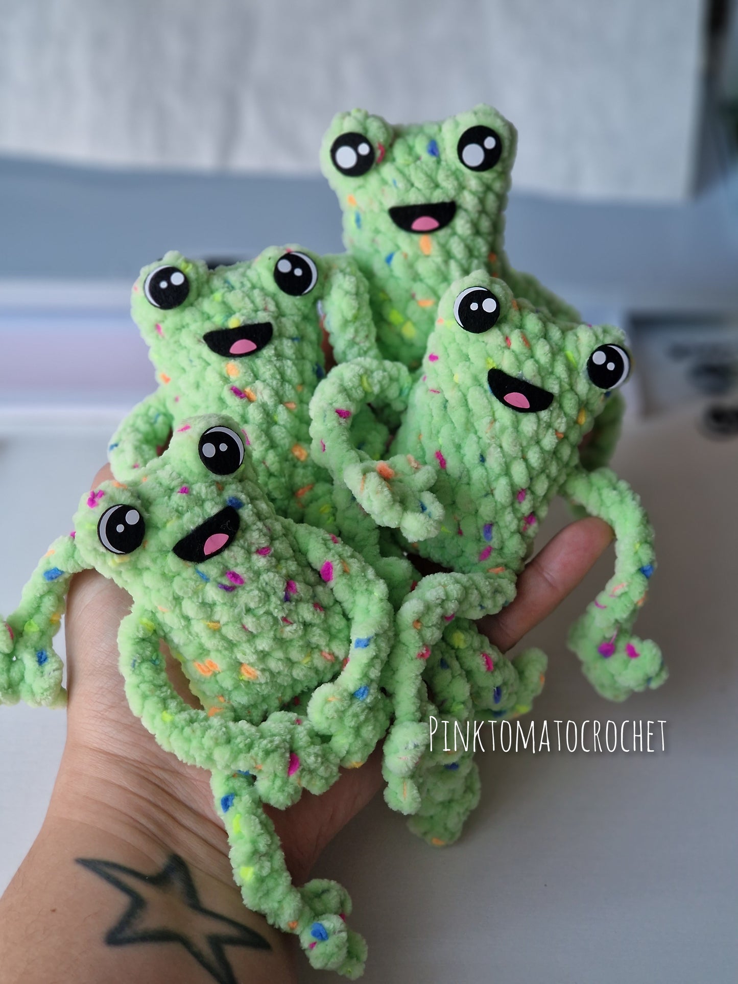 Leggy Frogs felt eyes set
